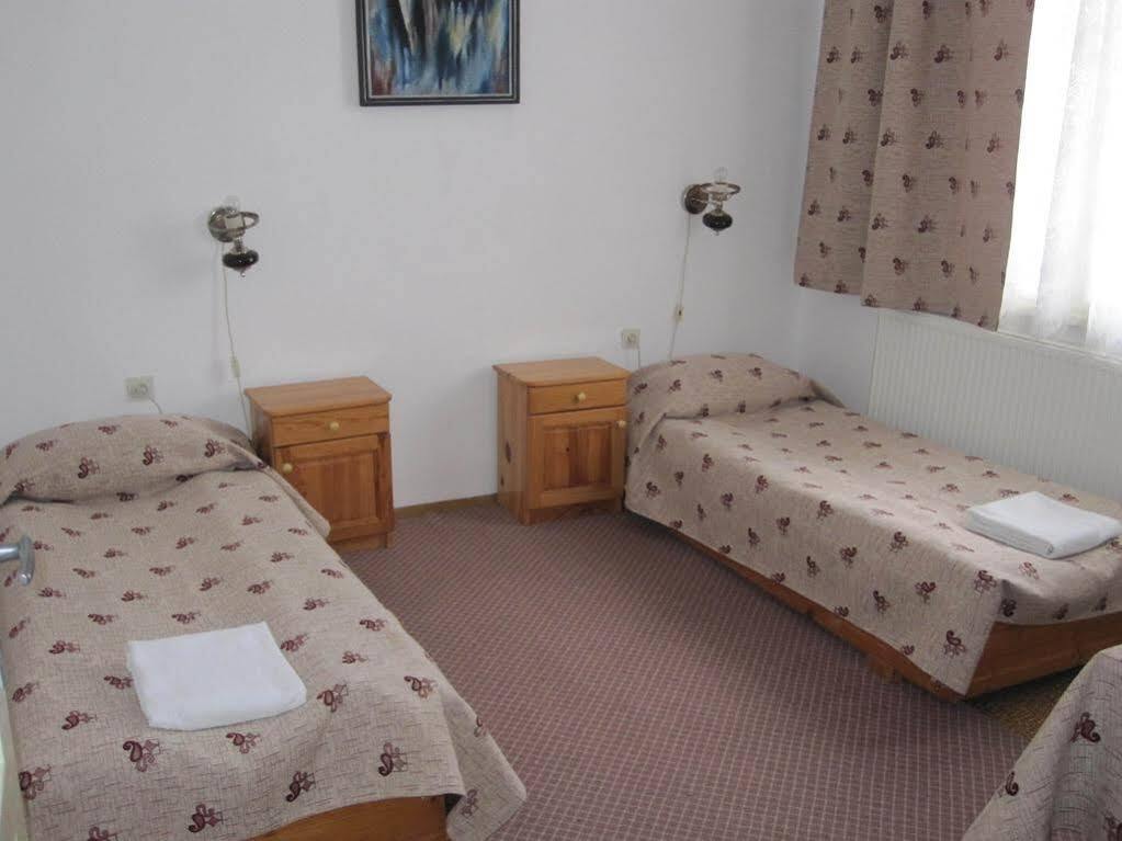 Guest Rooms Metaksinovi Cepelare Exterior foto