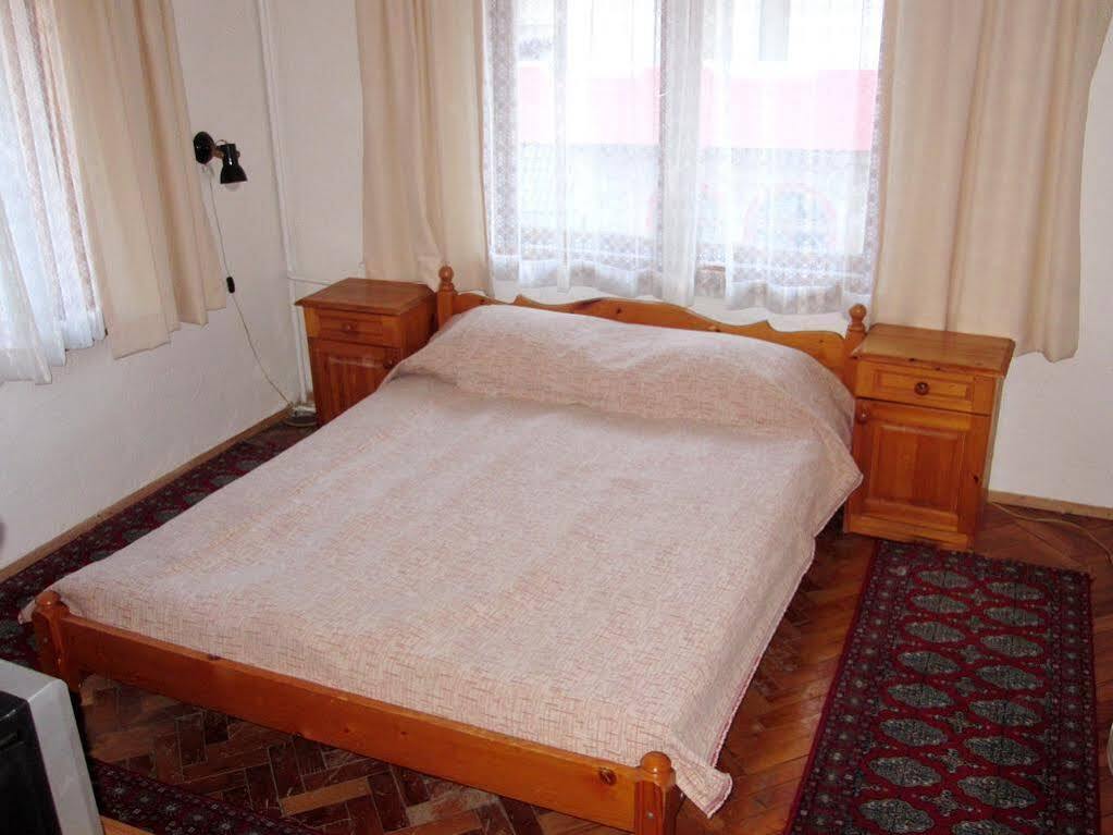 Guest Rooms Metaksinovi Cepelare Exterior foto